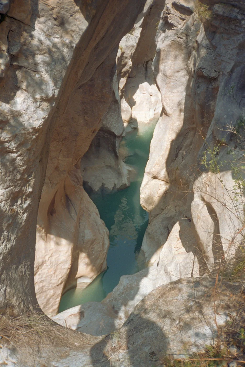 Le canyon aux vasques turquoise de la Clue de la Cerise sur l'Estéron