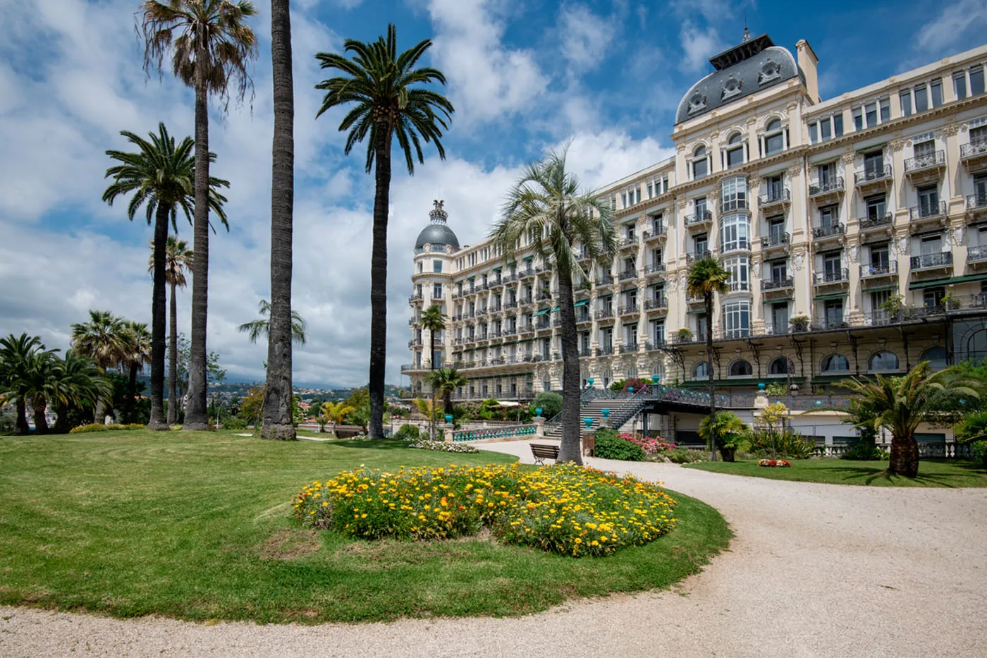 Façade Belle Époque de l’Excelsior Régina à Cimiez