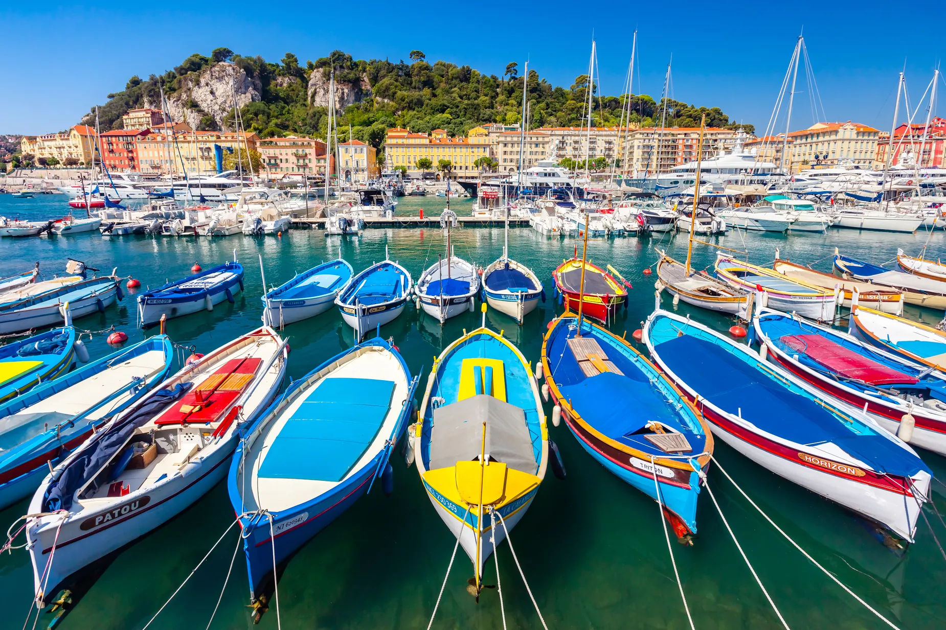Le port Lympia de Nice et ses pointus multicolores
